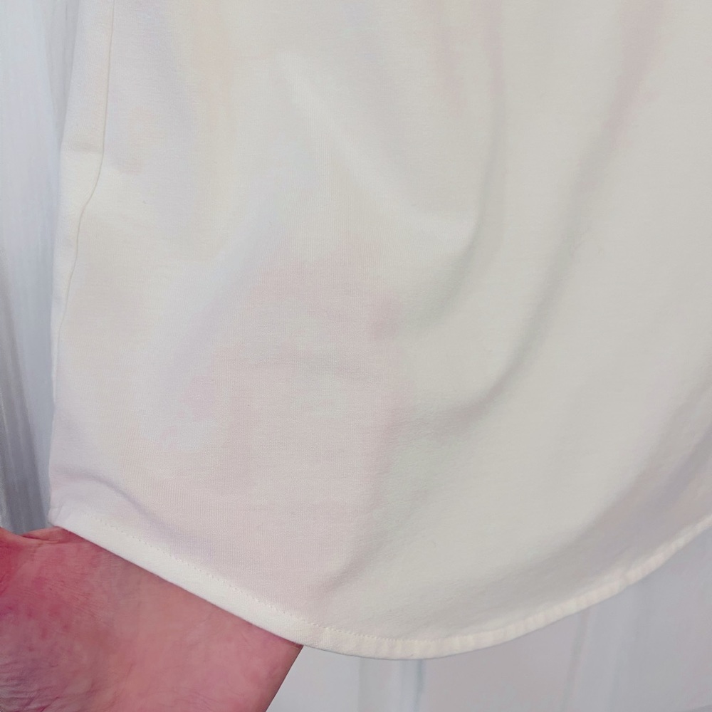 creamy white fluid good quality v neck button front tab sleeve, professional top - Picture 15 of 16